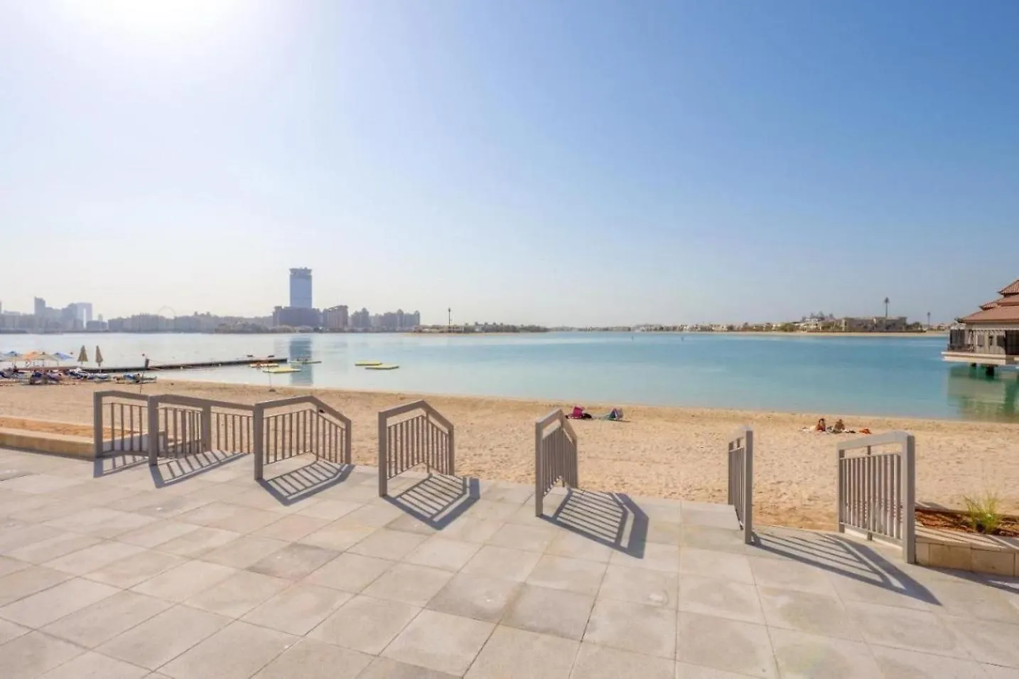 Vayk - Stunning 2-Bedroom Apartment With Sea View & Beach Access Dubai