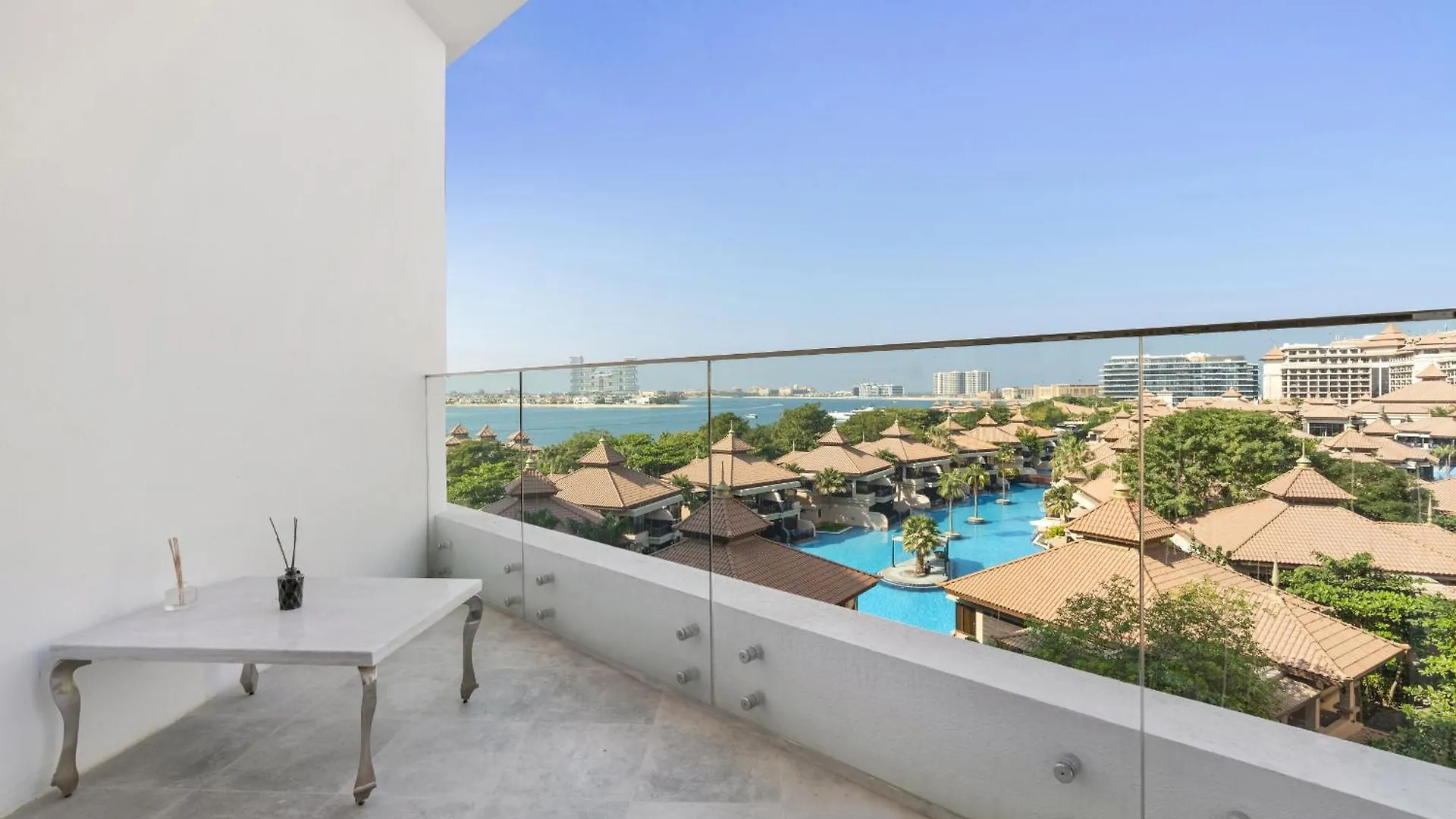 Vayk - Stunning 2-Bedroom Apartment With Sea View & Beach Access Dubai United Arab Emirates