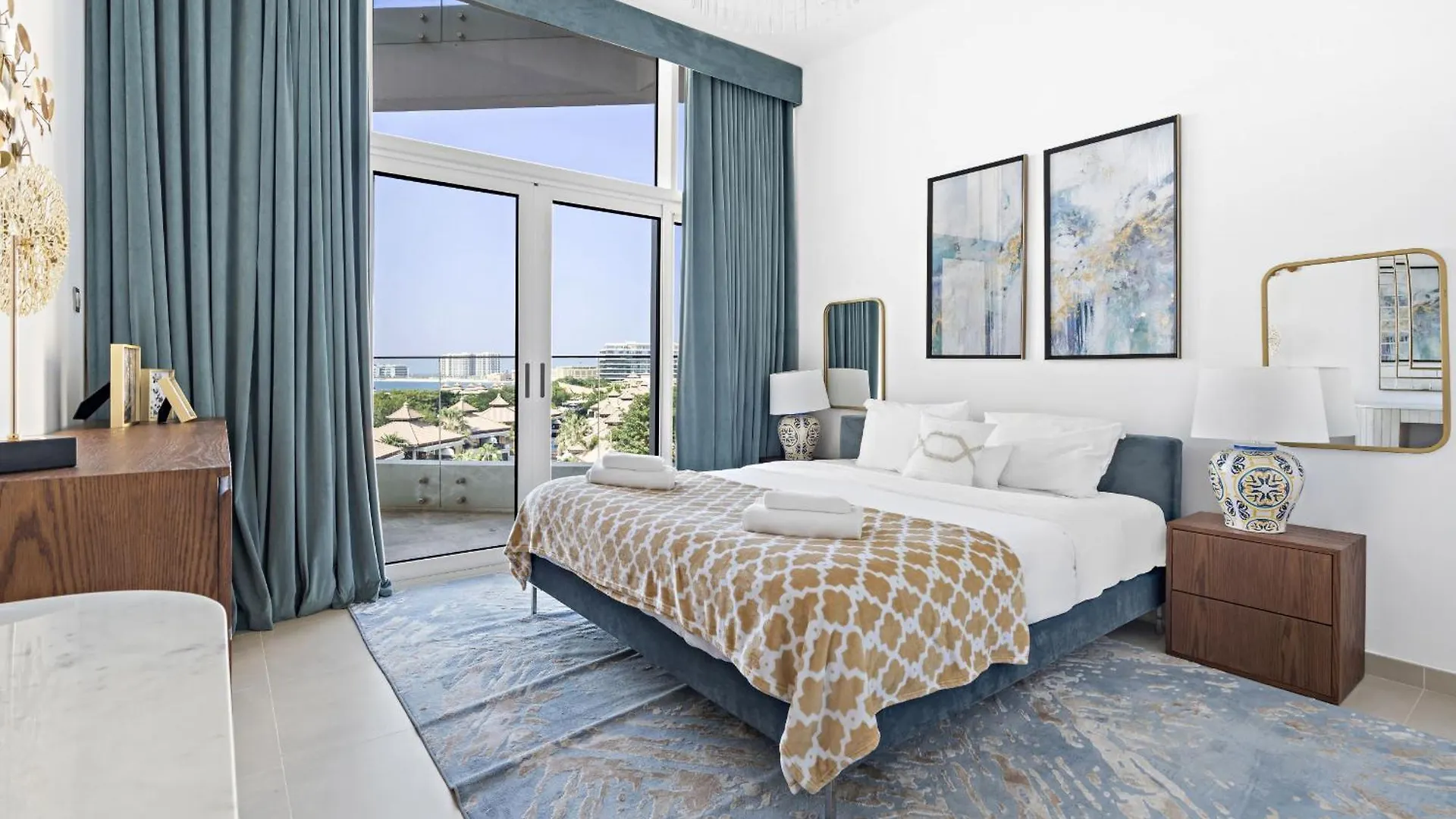 Vayk - Stunning 2-Bedroom Apartment With Sea View & Beach Access Dubai