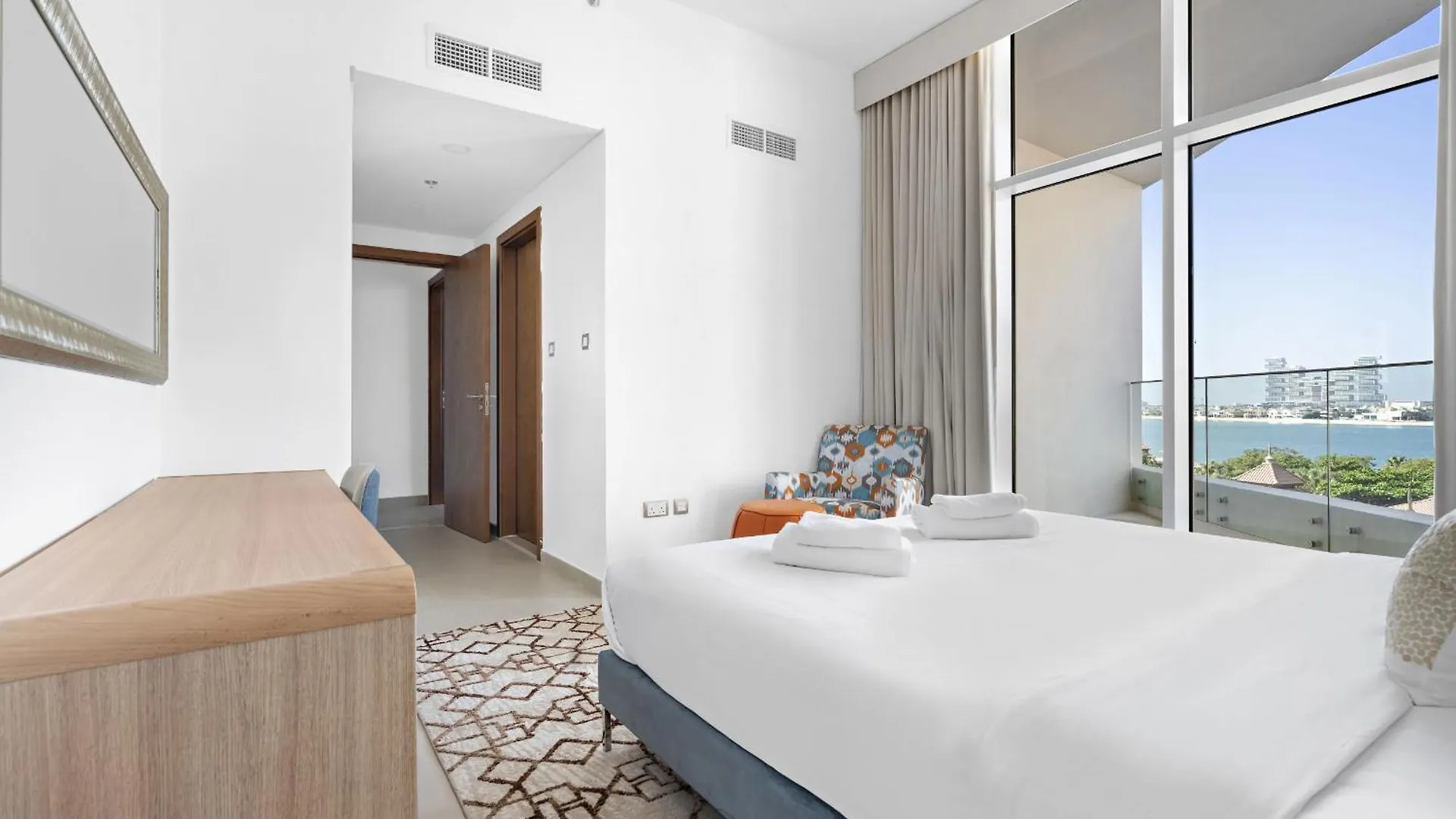 Vayk - Stunning 2-Bedroom Apartment With Sea View & Beach Access Dubai 0*,  United Arab Emirates