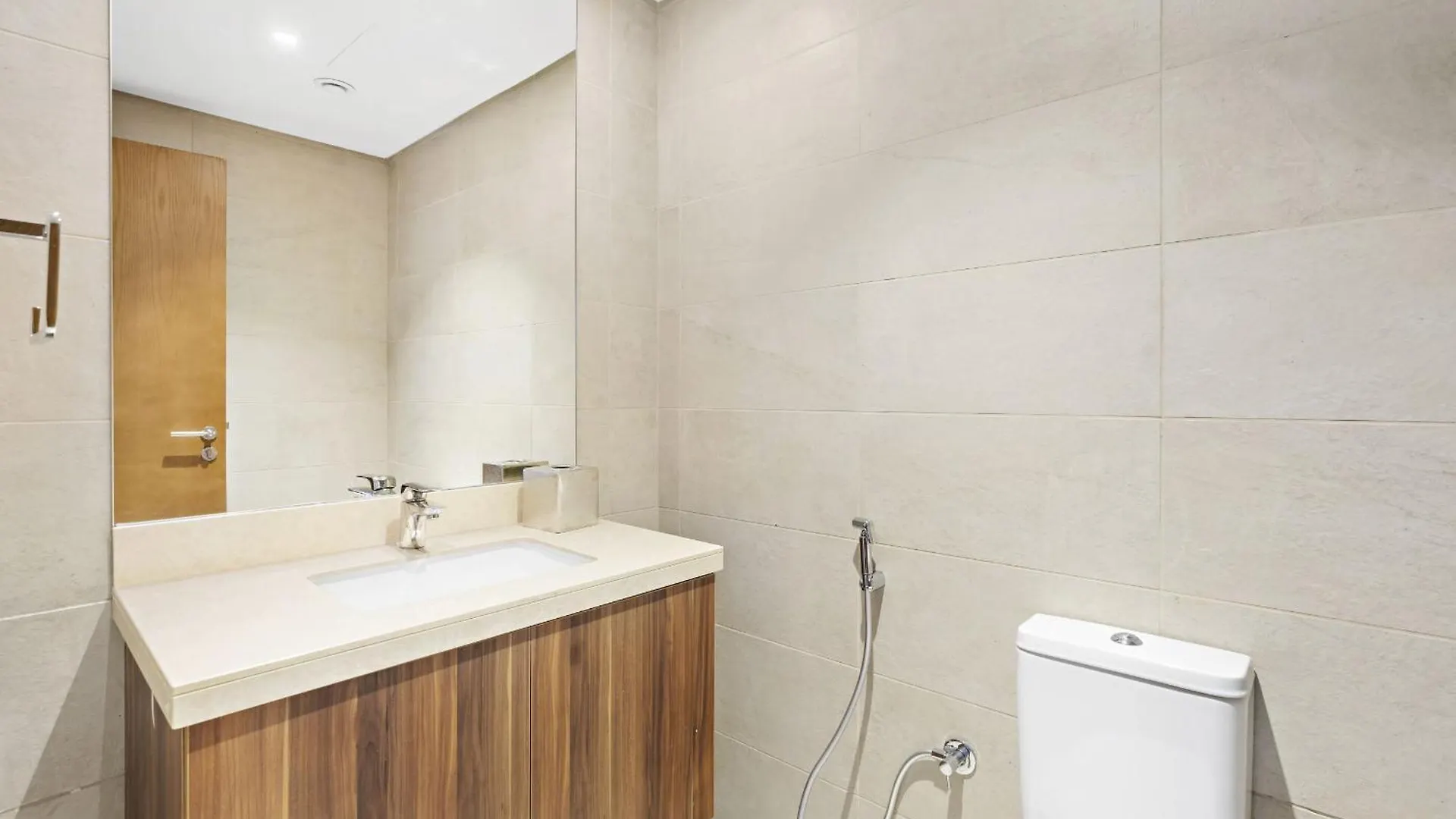 Vayk - Stunning 2-Bedroom Apartment With Sea View & Beach Access Dubai United Arab Emirates